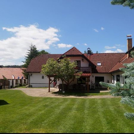 Camping & Guest House Pliskovice Mirovice ภายนอก รูปภาพ