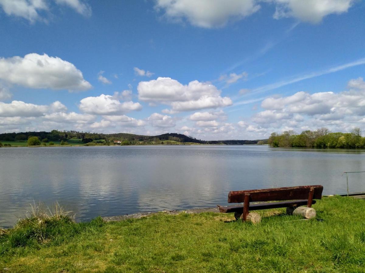 Camping & Guest House Pliskovice Mirovice ภายนอก รูปภาพ