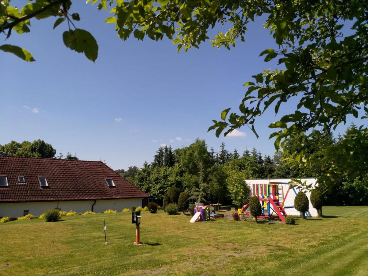 Camping & Guest House Pliskovice Mirovice ภายนอก รูปภาพ